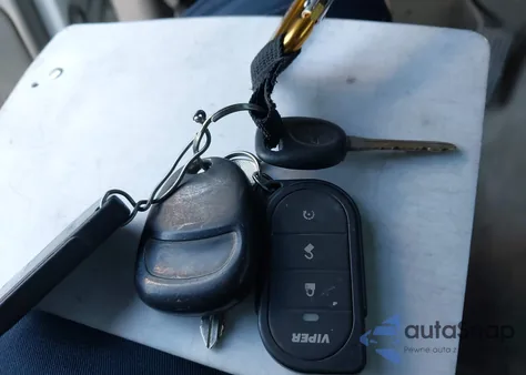 2000 Chevrolet Silverado 1500 Ls from USA, damaged, VIN 2GCEC19T5Y1152520